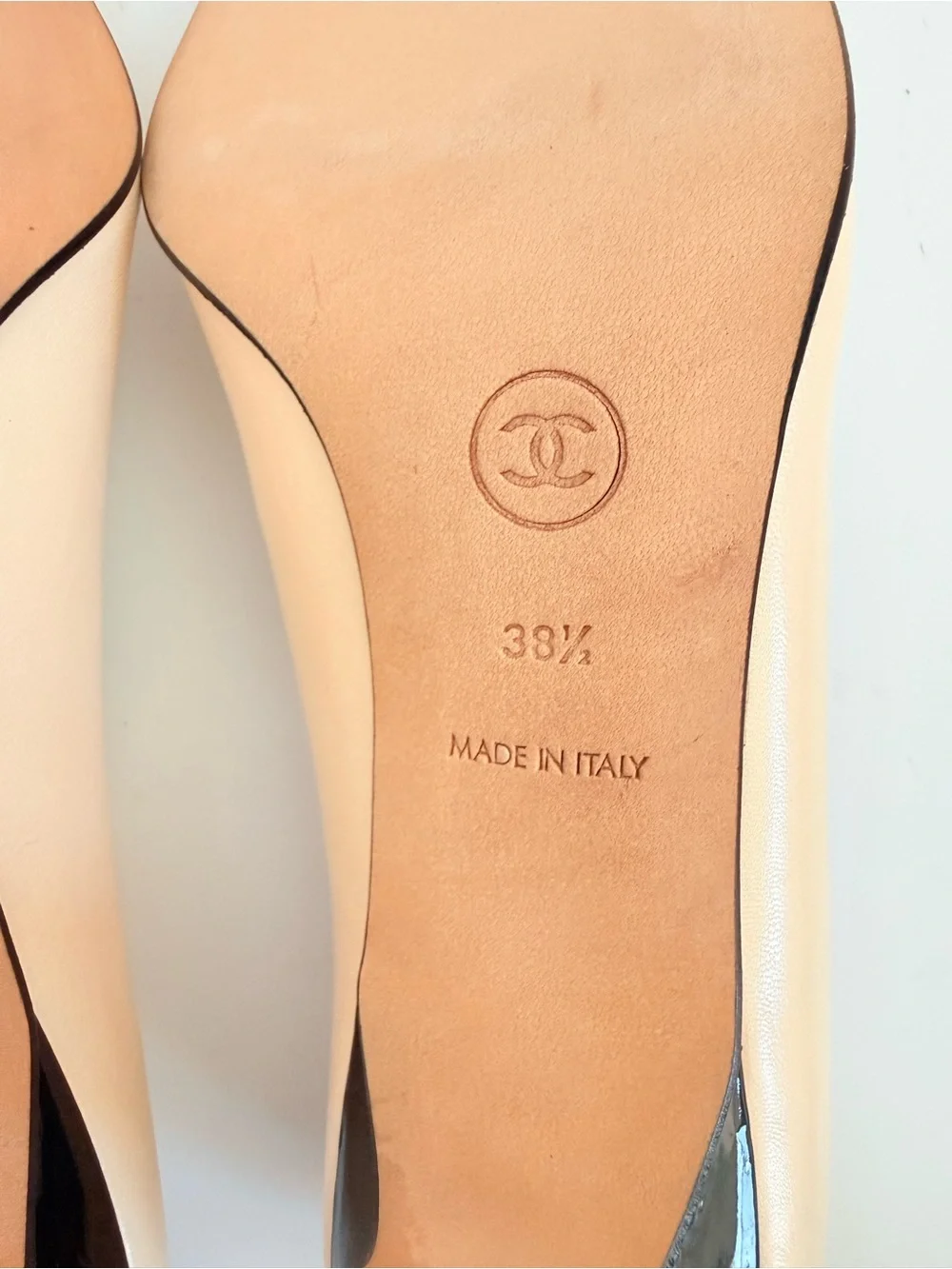 CHANEL 02C Cruise 2002 Classic Cap Toe Pumps 38.5 C1841 Light Pink Black patent